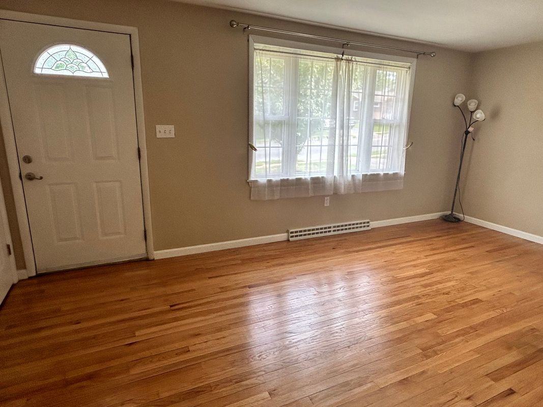 18 Lincoln Dr - Photo 2 of 25