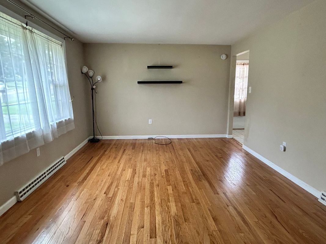 18 Lincoln Dr - Photo 3 of 25