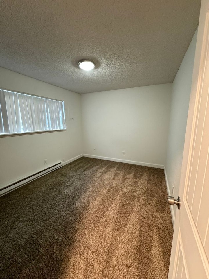 972 33rd Ave #34 - Photo 3 of 11