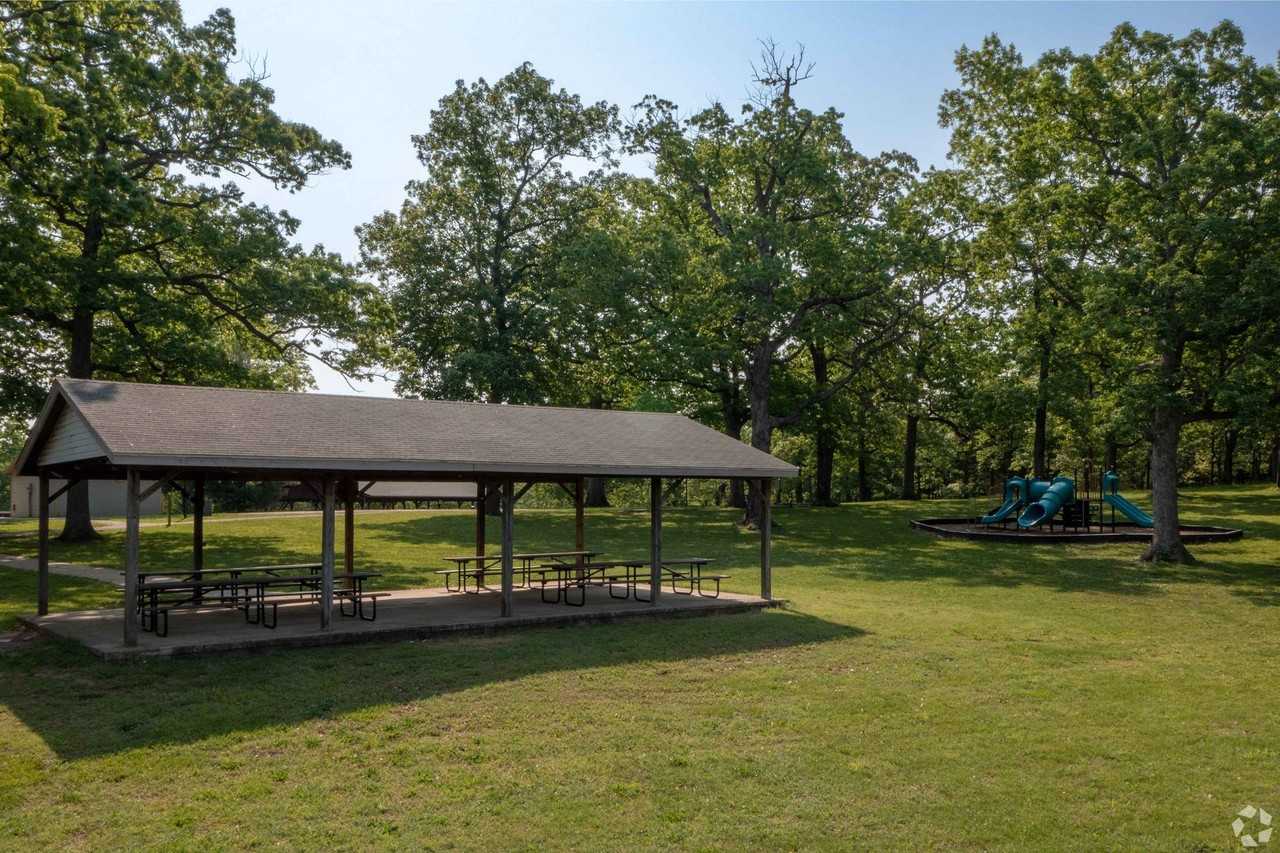 Columbia Park Apartments - Photo 6 of 23