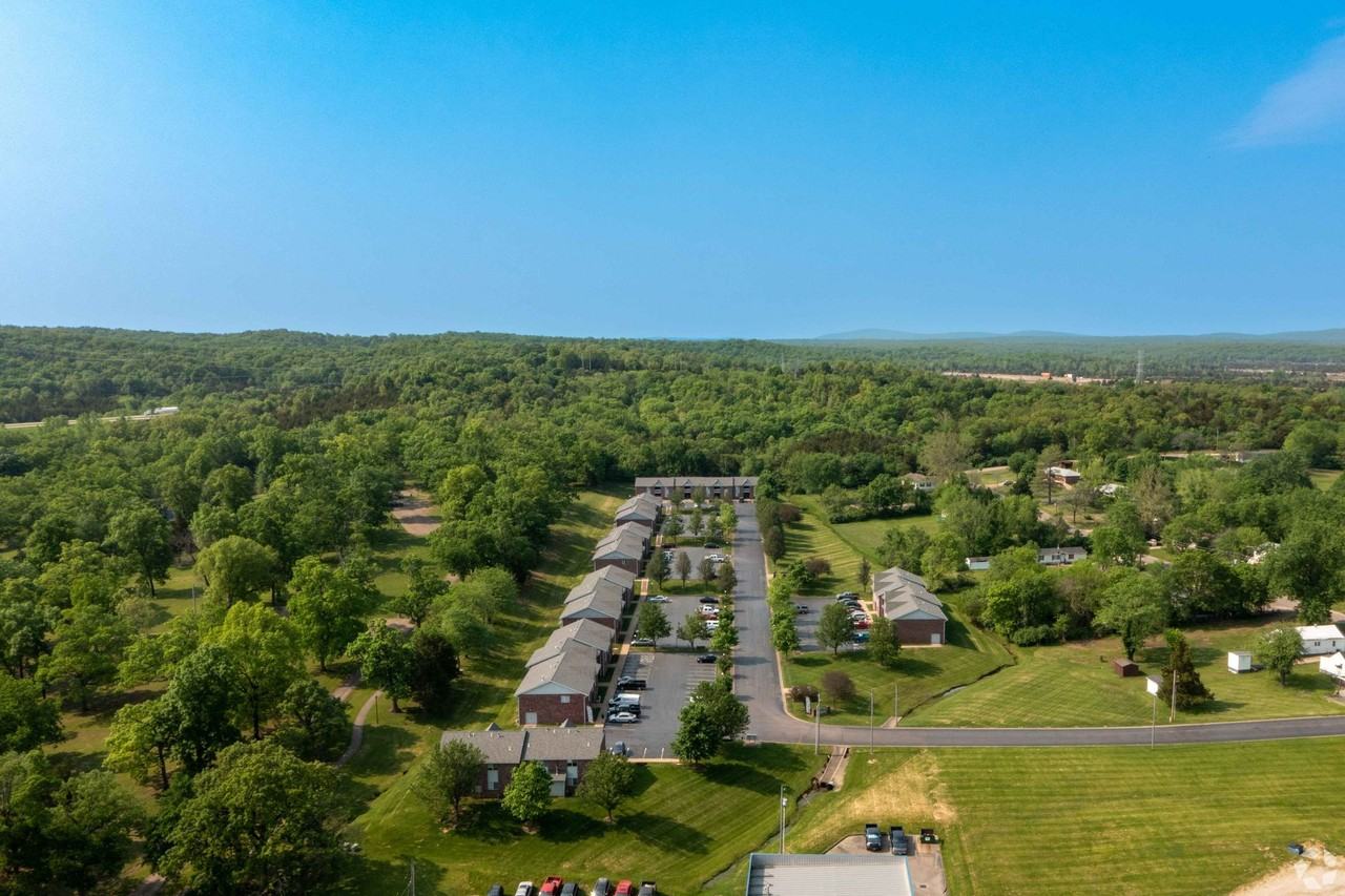 Columbia Park Apartments - Photo 7 of 23