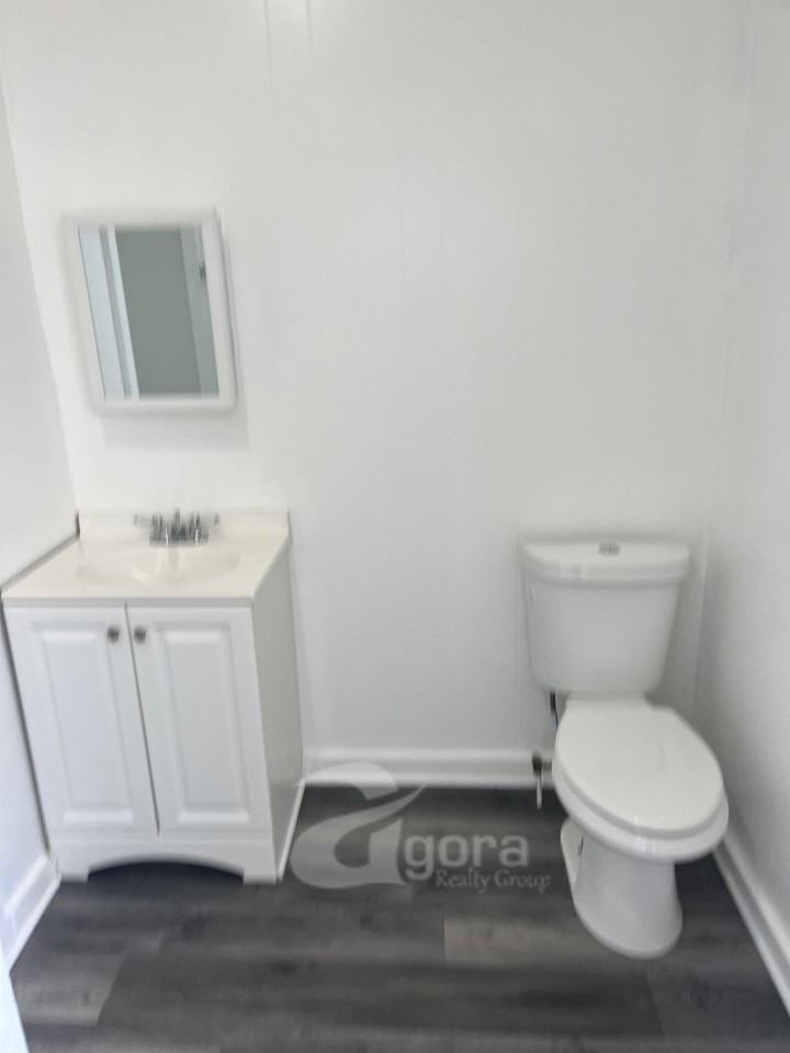 505 Troy St #1 - Photo 6 of 8