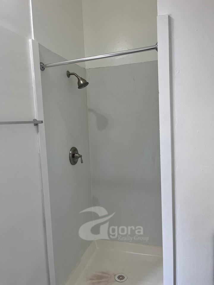 505 Troy St #1 - Photo 7 of 8