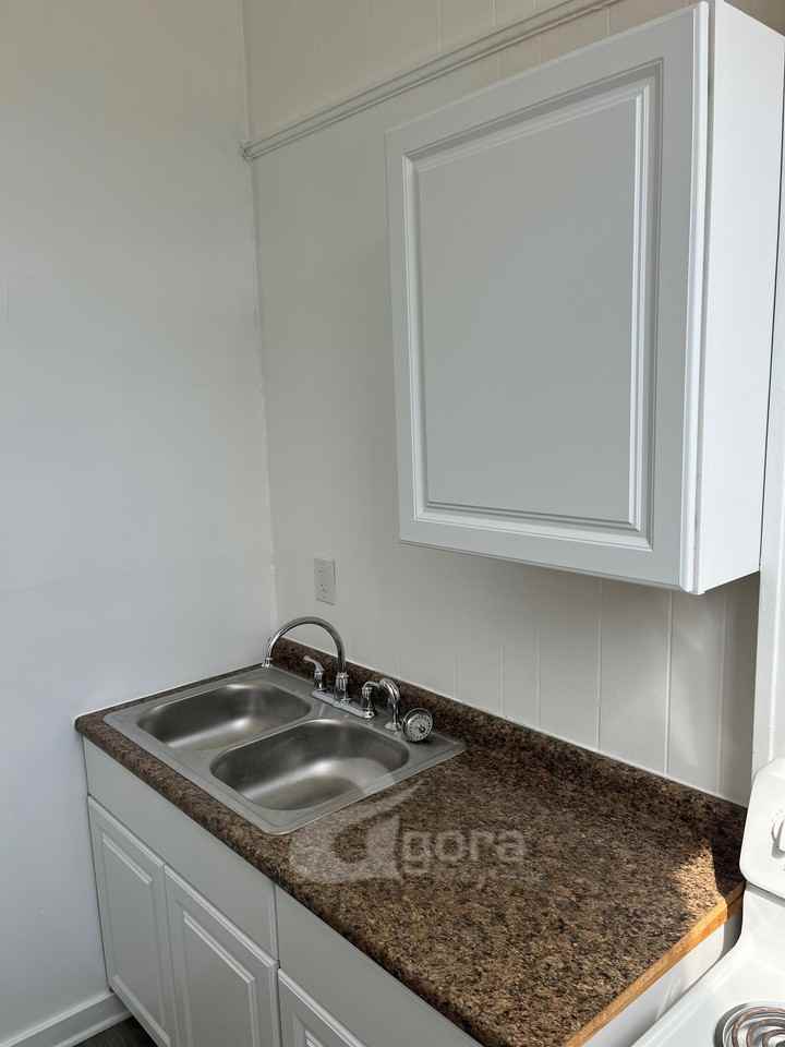 505 Troy St #1 - Photo 2 of 8