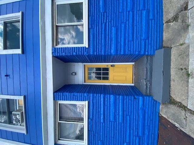 505 Troy St #1 - Photo 4 of 8