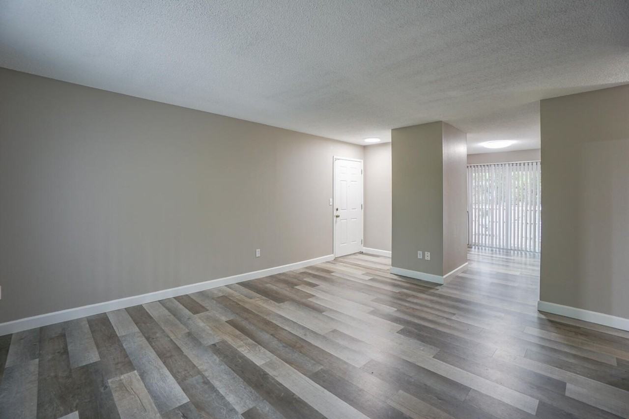 Franklin House Apartments - Photo 3 of 25