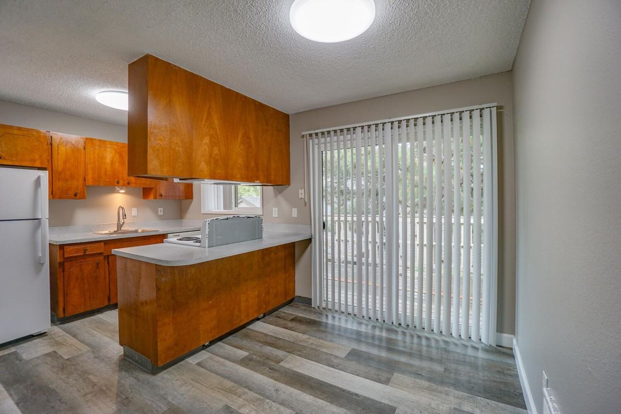 Franklin House Apartments - Photo 5 of 25