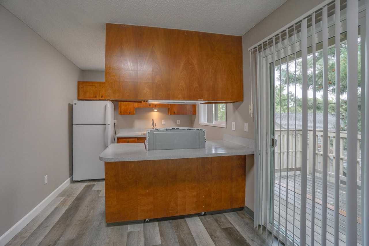 Franklin House Apartments - Photo 6 of 25