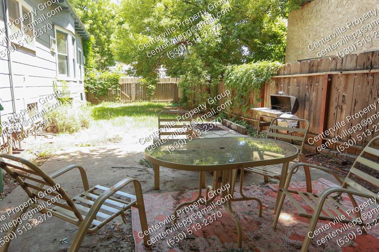 406 Cherry St - Photo 3 of 33