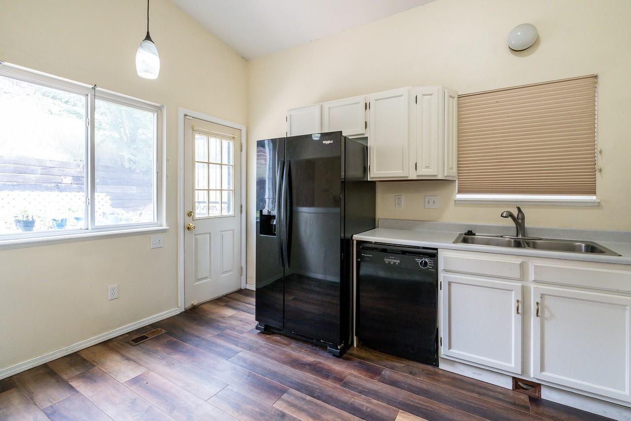 2760 Nightstar Ct - Photo 2 of 19