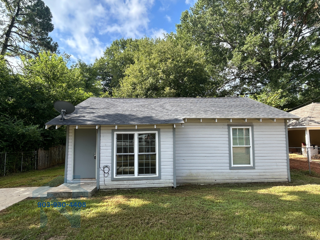 613 Ellington St - Photo 2 of 13