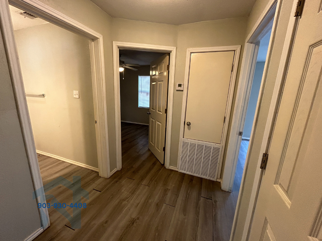 613 Ellington St - Photo 3 of 13