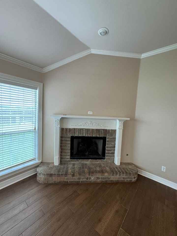 1002 Creole Dr - Photo 3 of 17