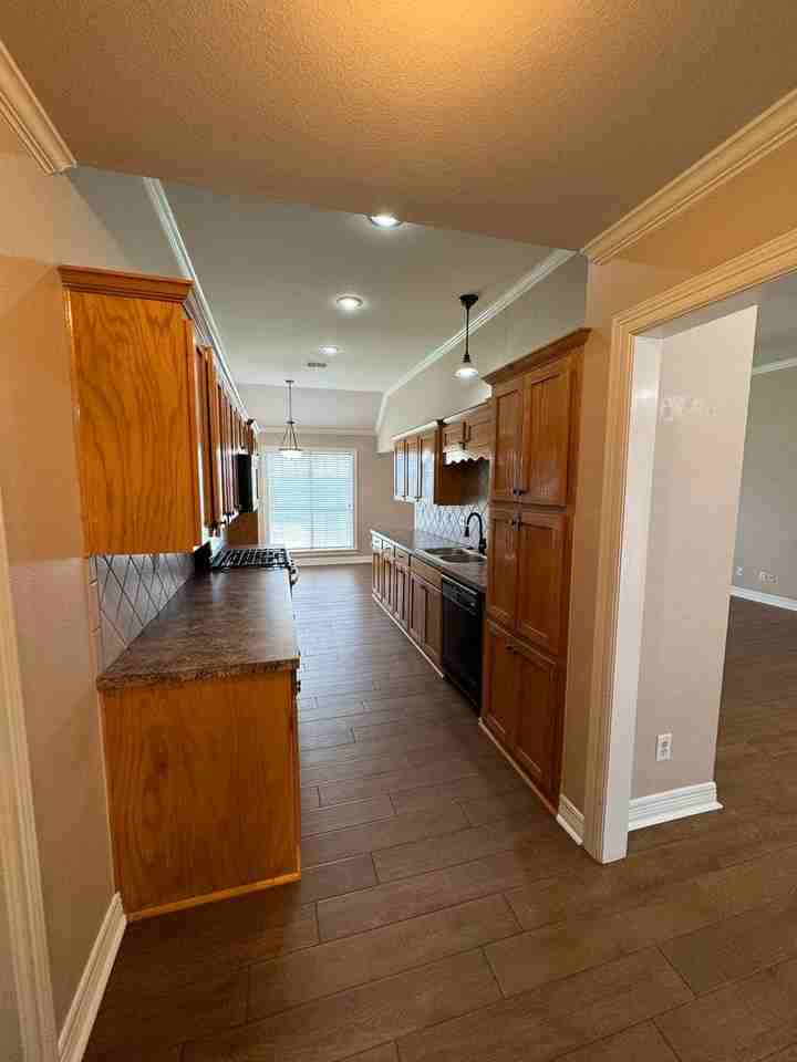 1002 Creole Dr - Photo 6 of 17