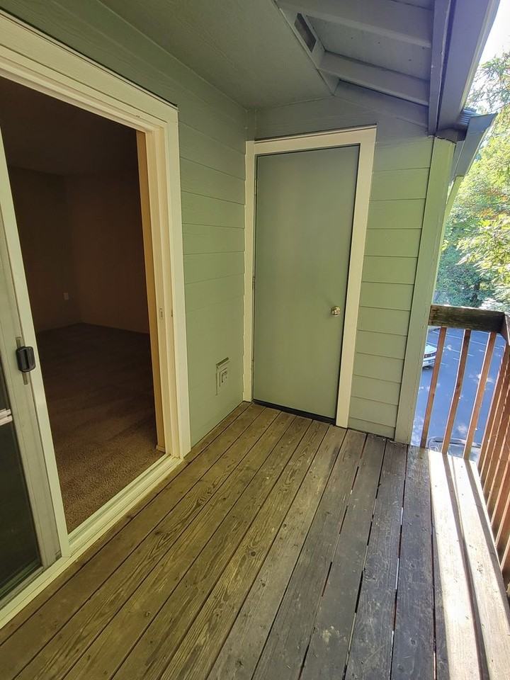 South Vista Apartments - Photo 7 of 34