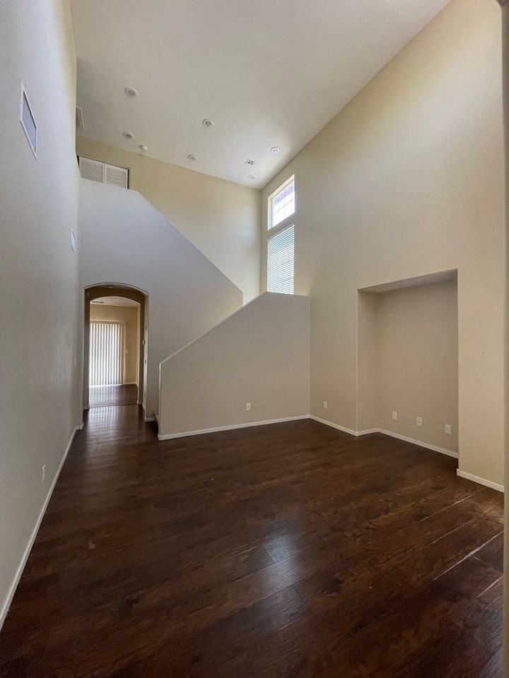 8759 Early Horizon Dr - Photo 3 of 16