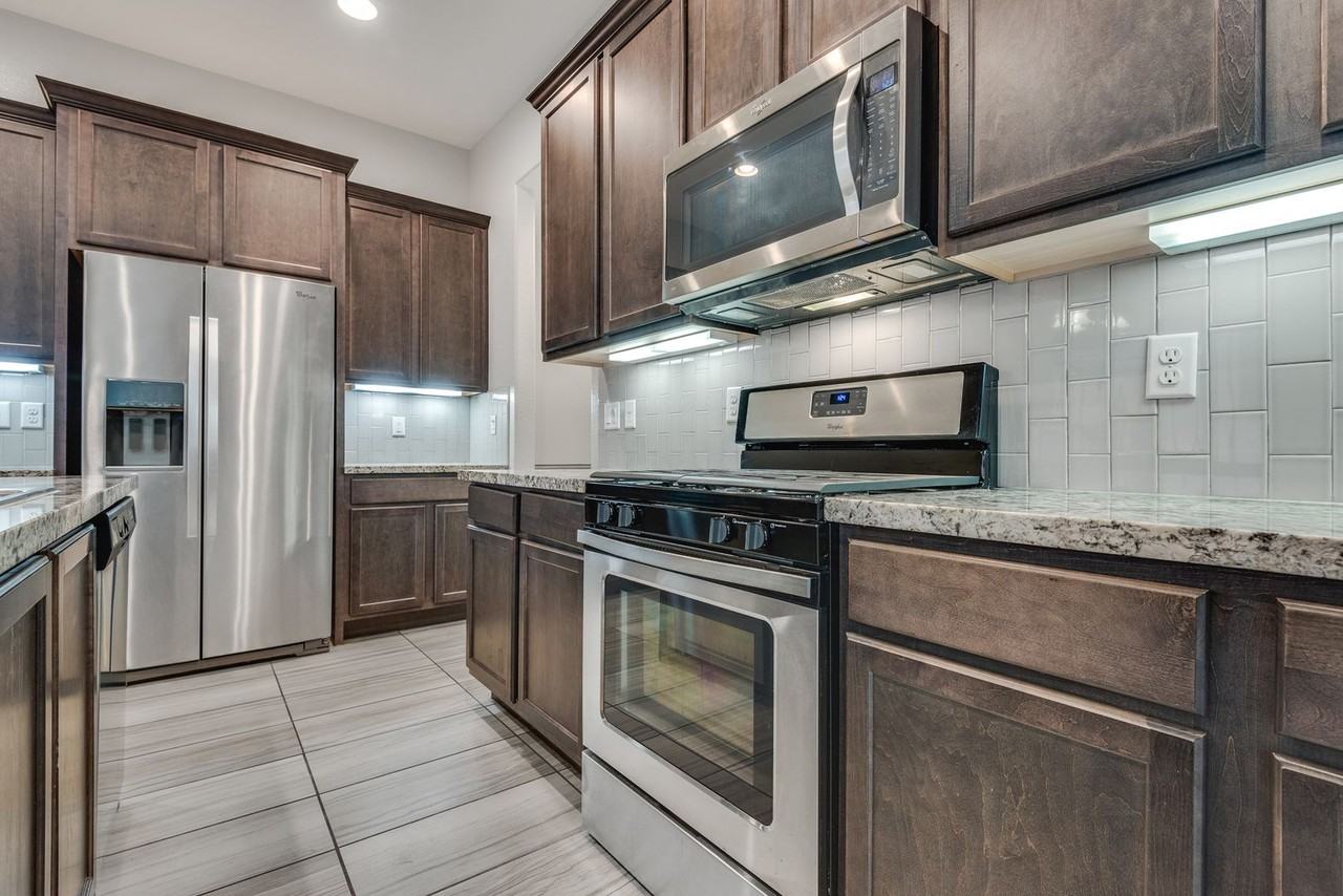 10372 Pescado Ln - Photo 6 of 39