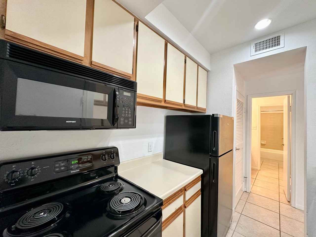 2217 San Gabriel St #201 - Photo 5 of 10