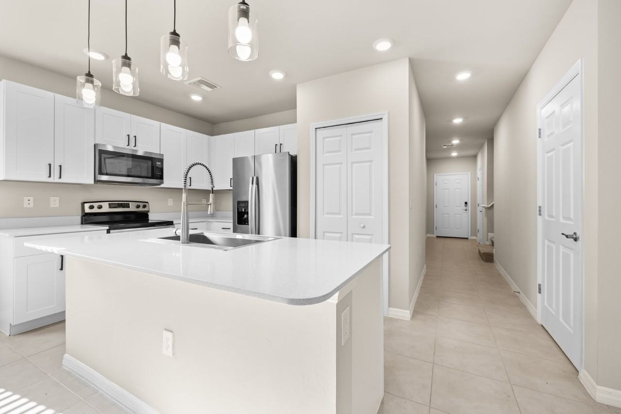 15539 Wildflower Cir - Photo 2 of 19