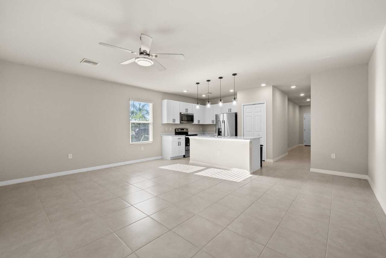 15539 Wildflower Cir - Photo 3 of 19