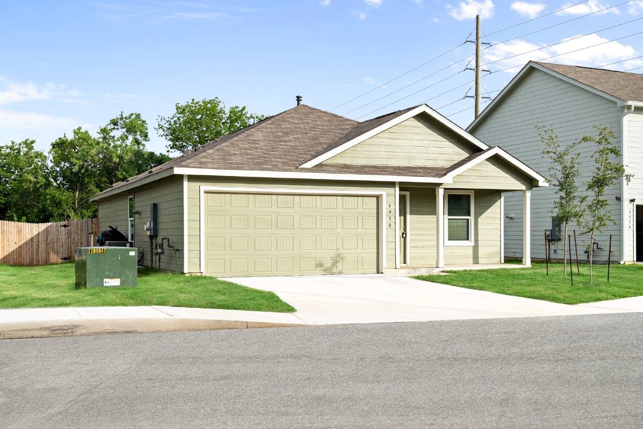 6930 Grand Valley Dr - Photo 2 of 25