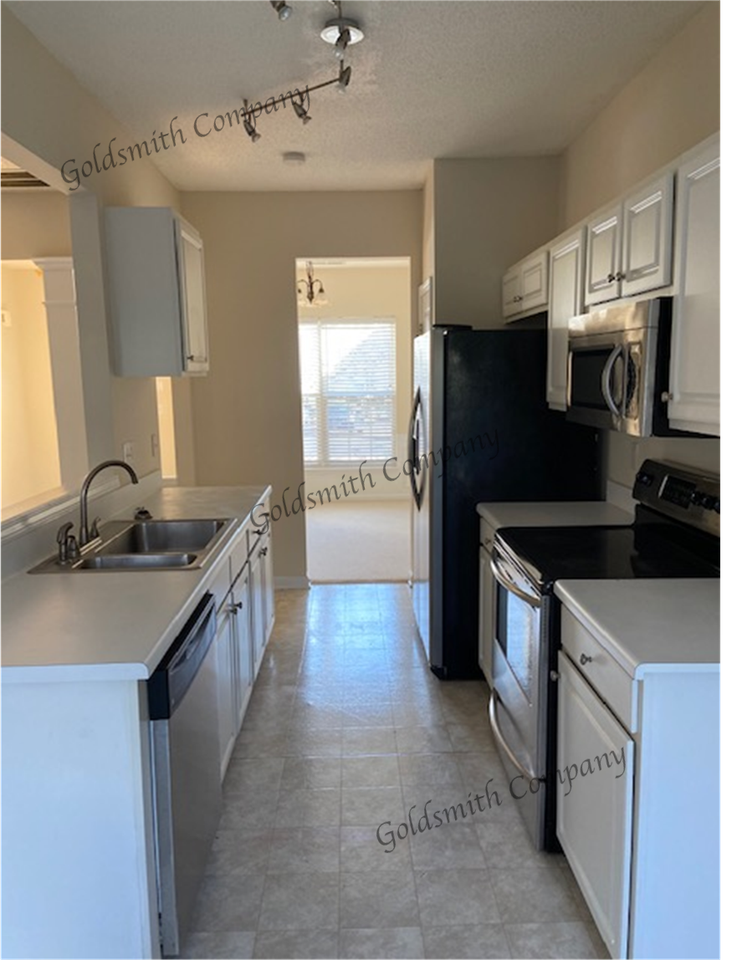 503 Coffield Dr - Photo 3 of 10