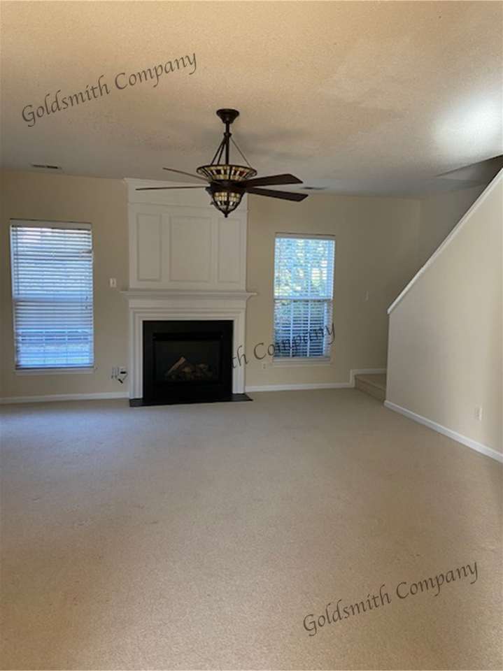 503 Coffield Dr - Photo 4 of 10