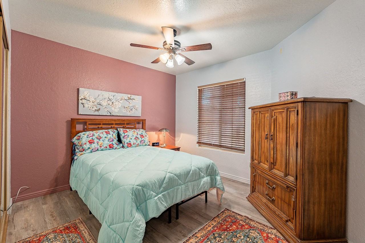 4618 N Courtney Dr - Photo 4 of 19