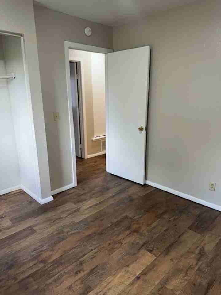 719 Acorn Dr - Photo 7 of 14