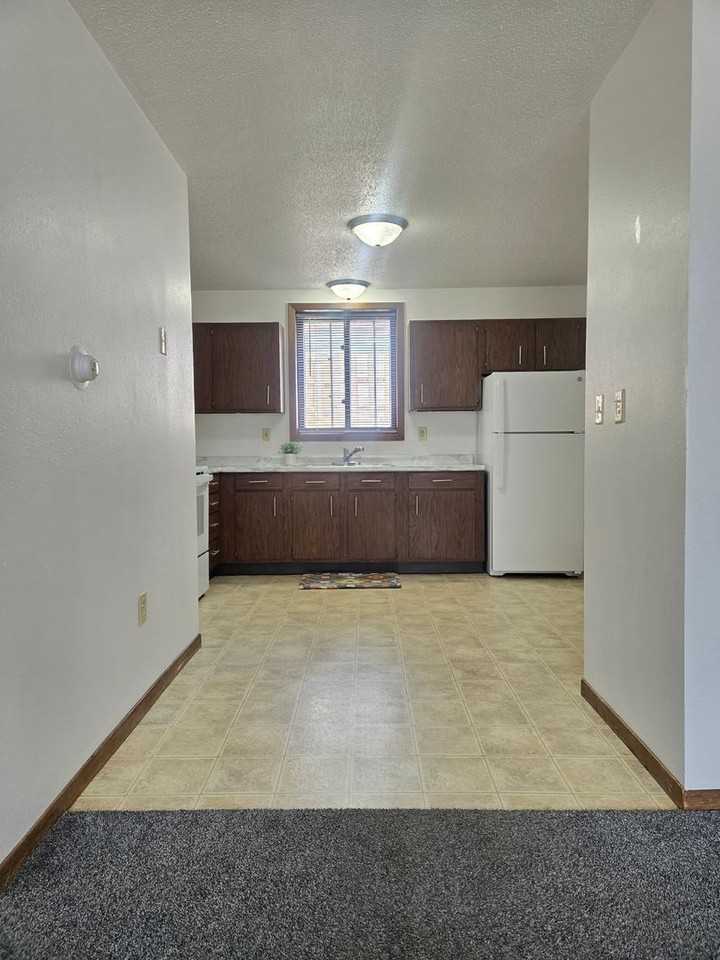 534 2nd Street Southwest - Photo 3 of 17