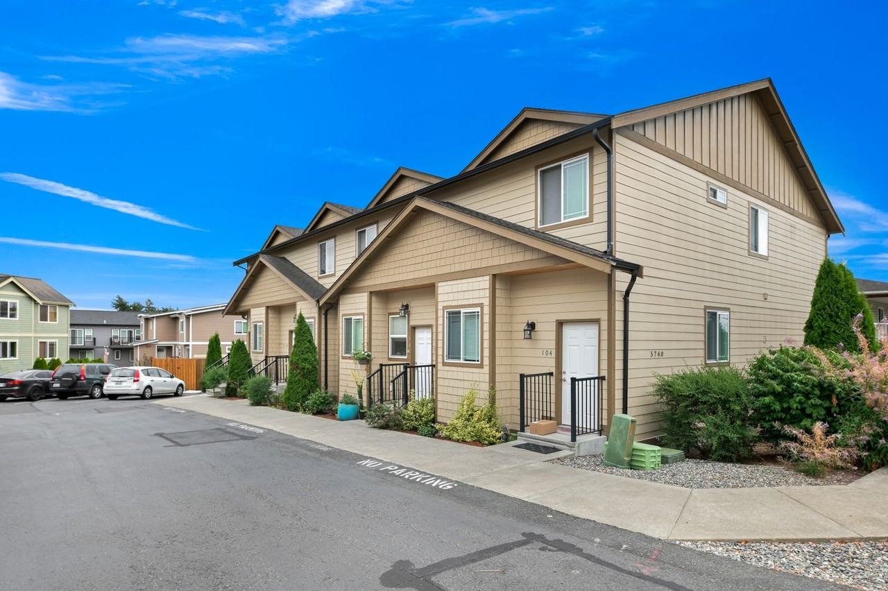 Legoe Lane Townhomes - Photo 7 of 50