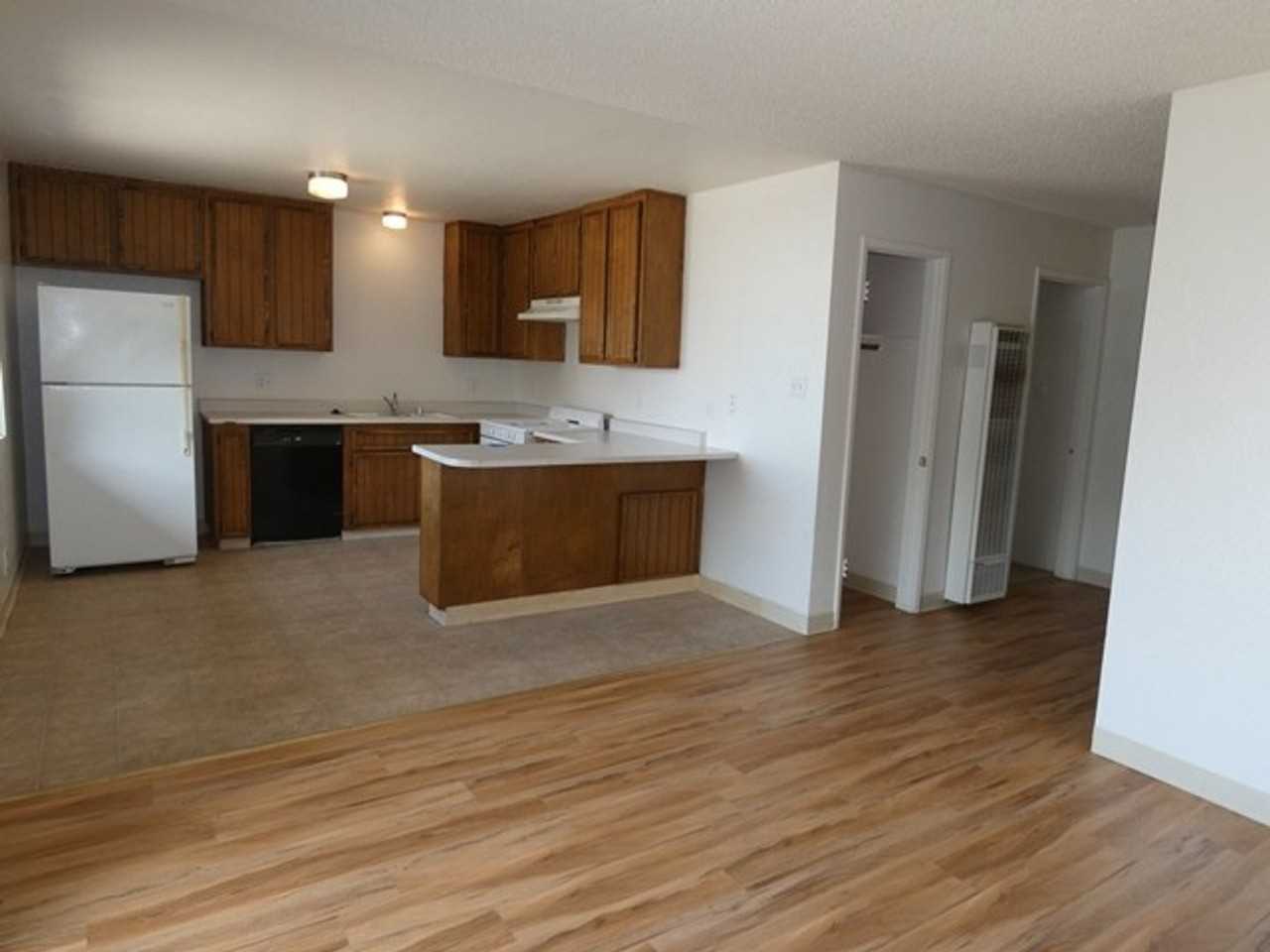 137 E Mcelhany Ave #F - Photo 4 of 6