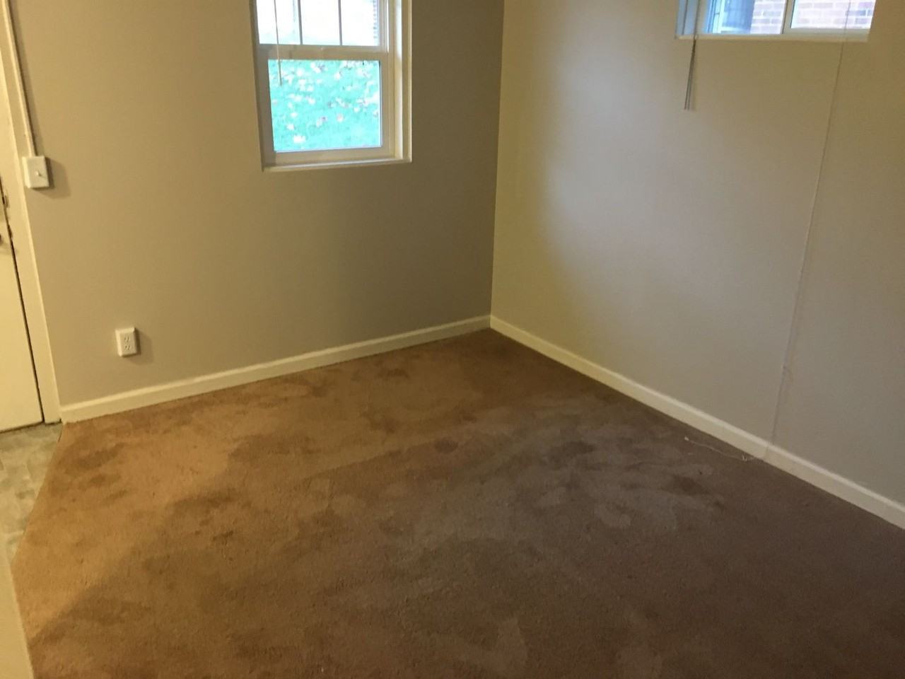 1028-1032 Holloway St - Photo 6 of 13