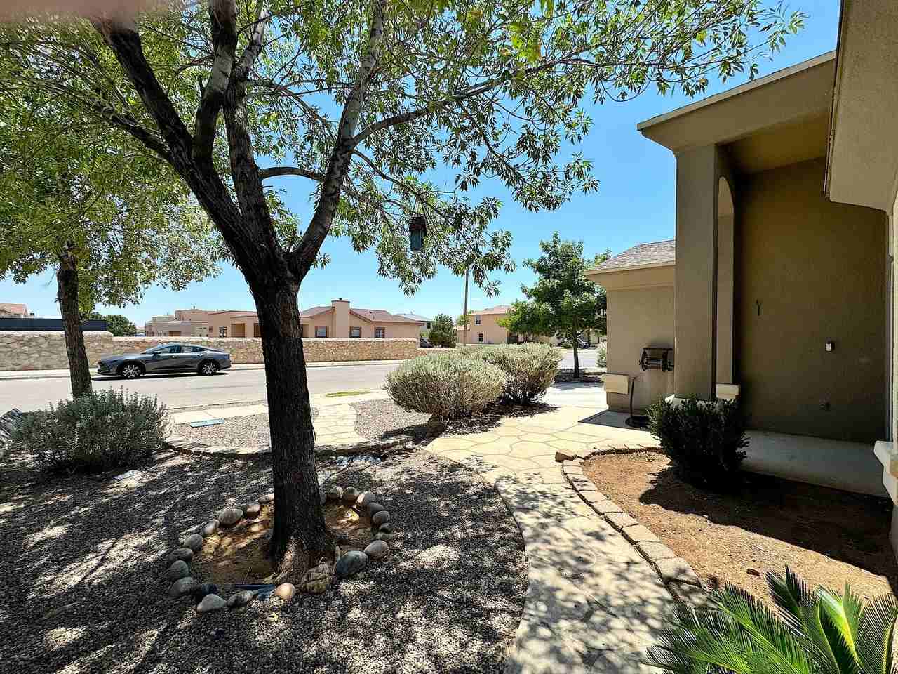 5405 Ignacio Frias Dr - Photo 2 of 29