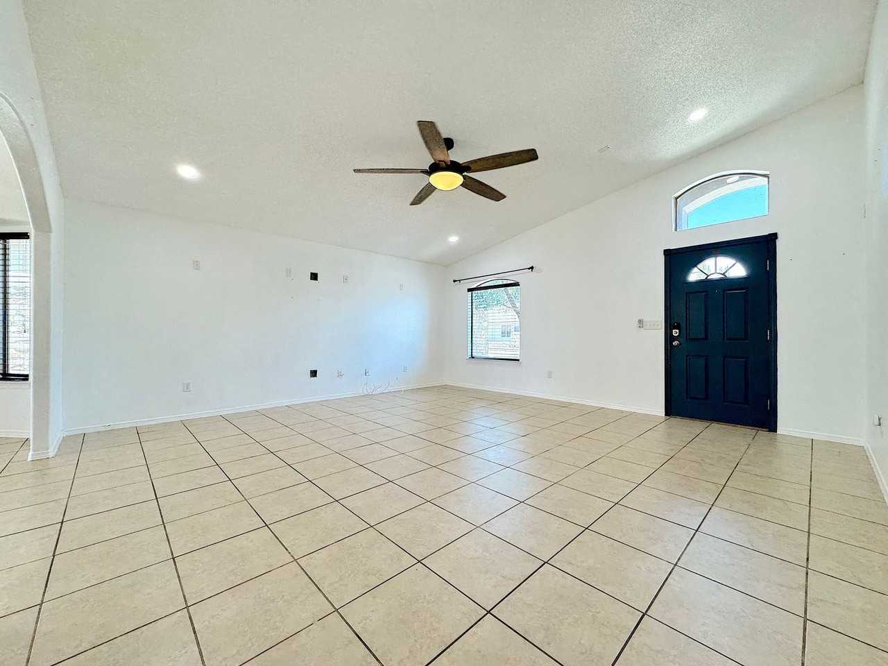 5405 Ignacio Frias Dr - Photo 3 of 29