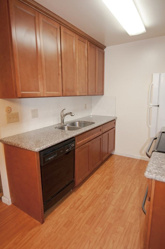 936 Kiely Blvd #J - Photo 5 of 15