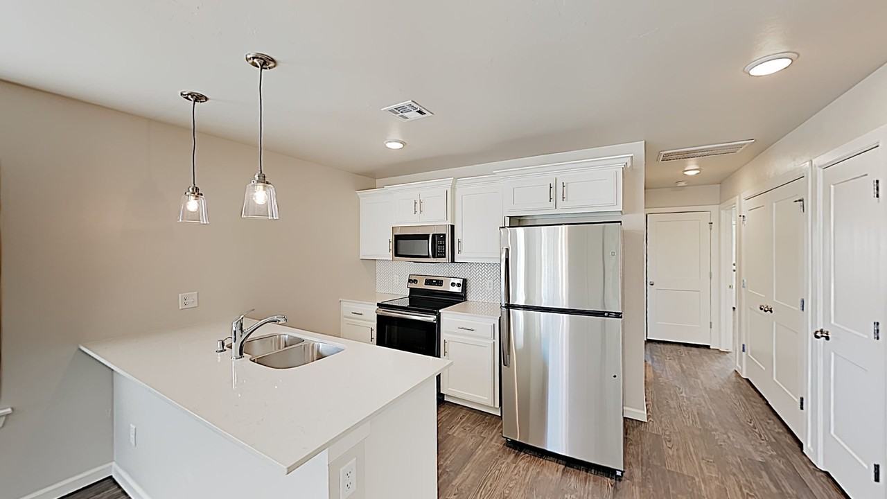 5017 Avion Ct - Photo 3 of 12