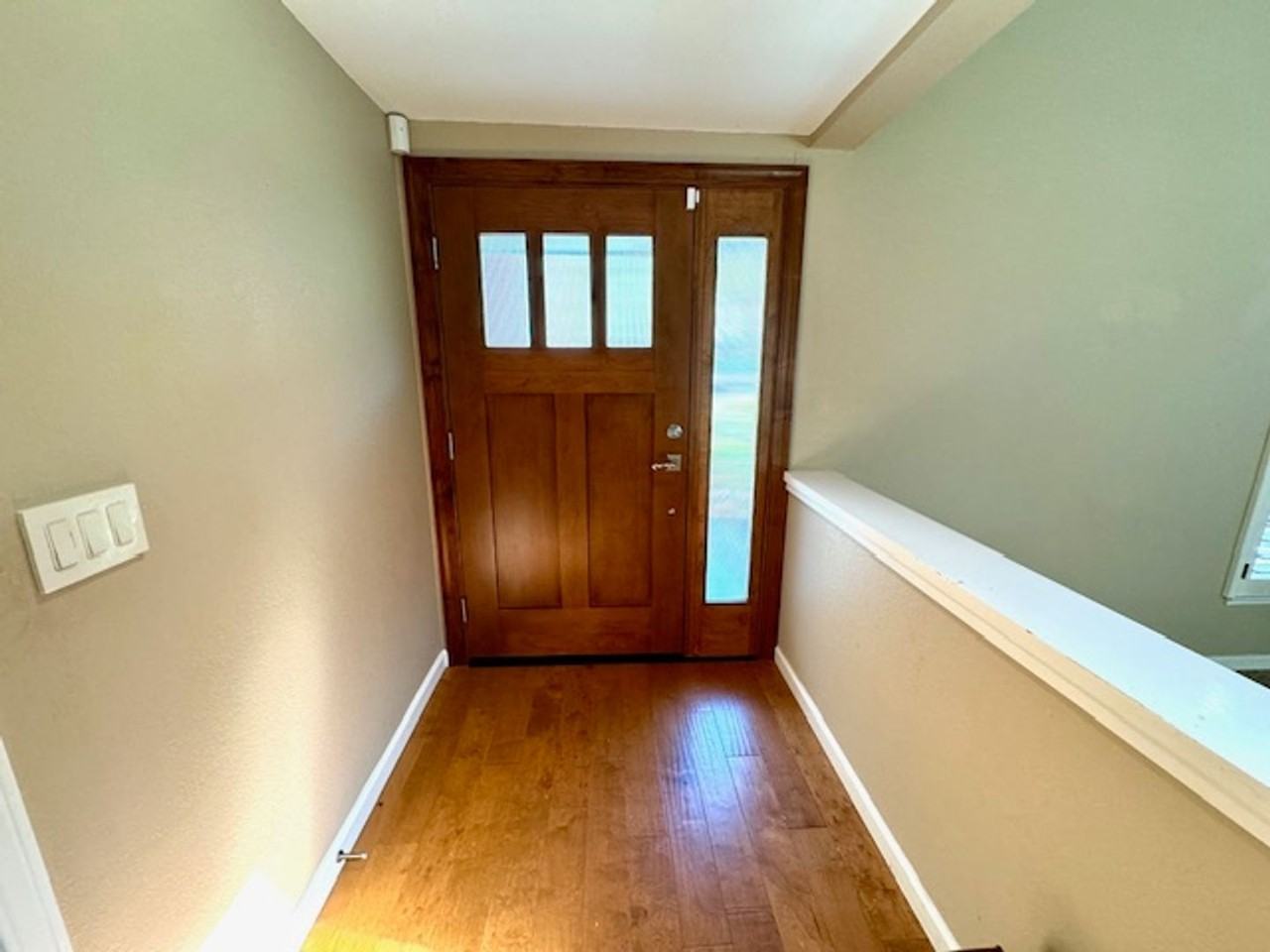 677 Montezuma Ct - Photo 3 of 33