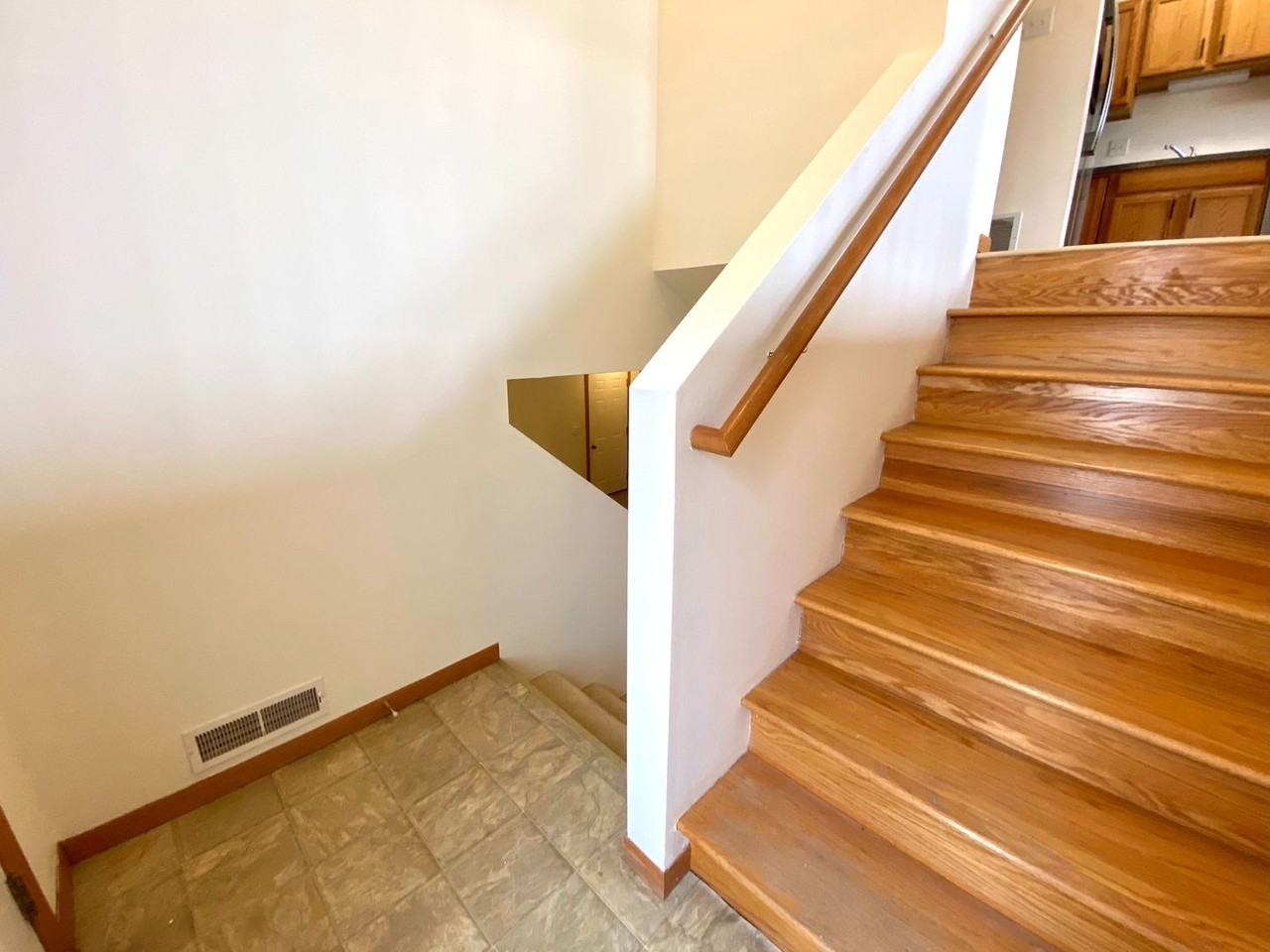 1566 34th Ave S - Photo 3 of 39