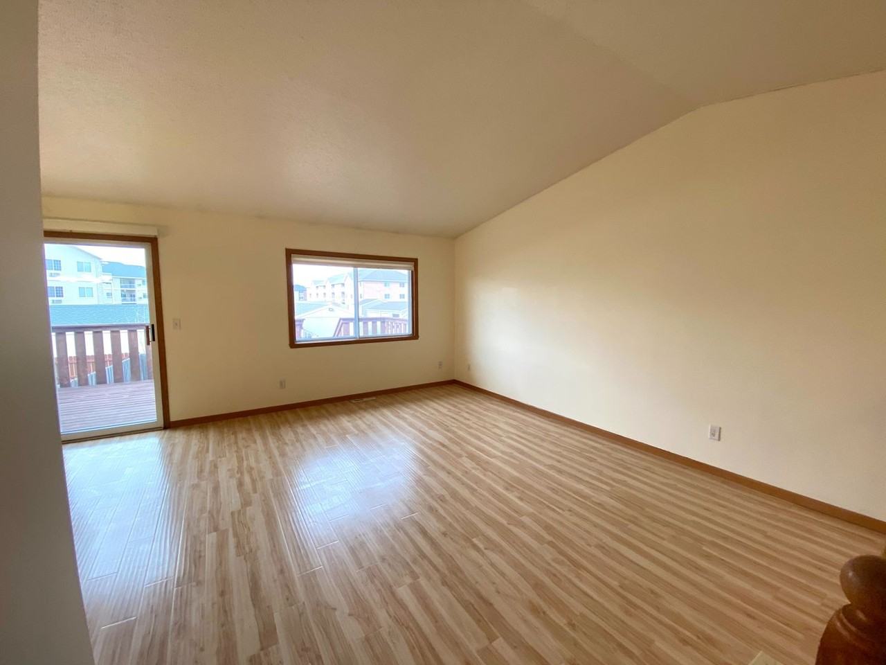 1566 34th Ave S - Photo 4 of 39