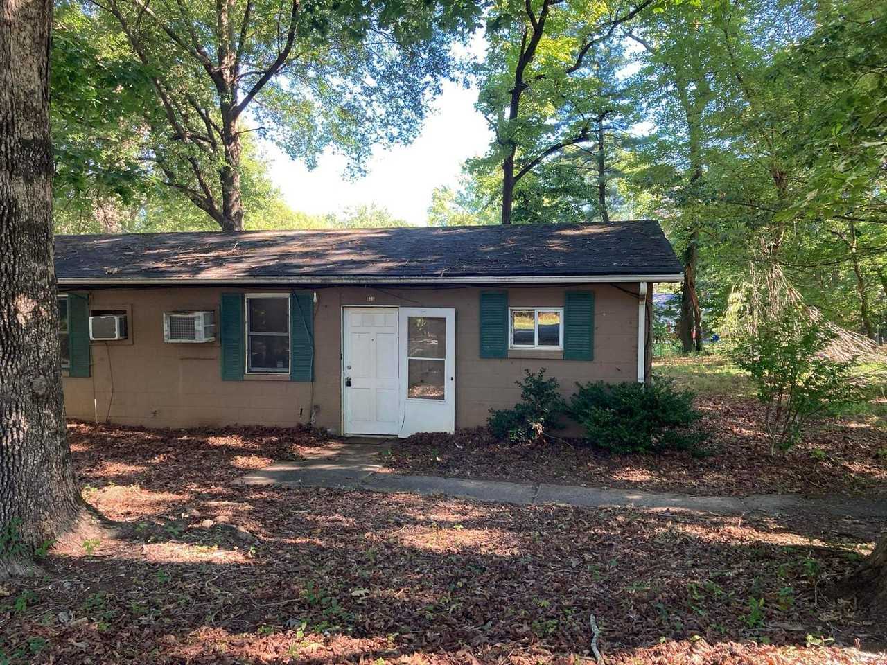 635 Voss St - Photo 2 of 12