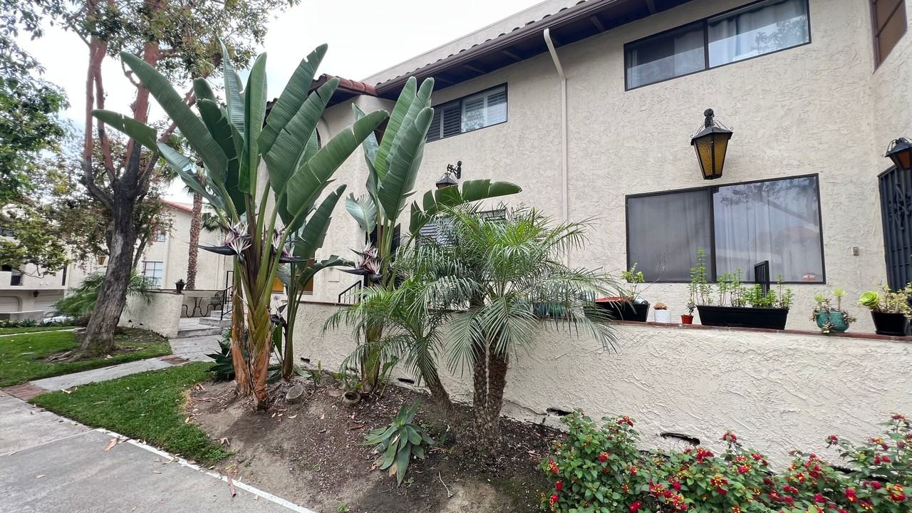 400 S Flower St - Photo 2 of 22