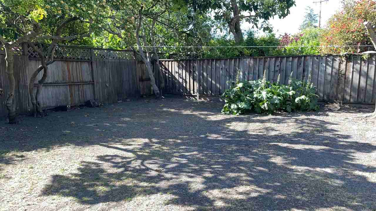 2332 Thompson Ct - Photo 3 of 40