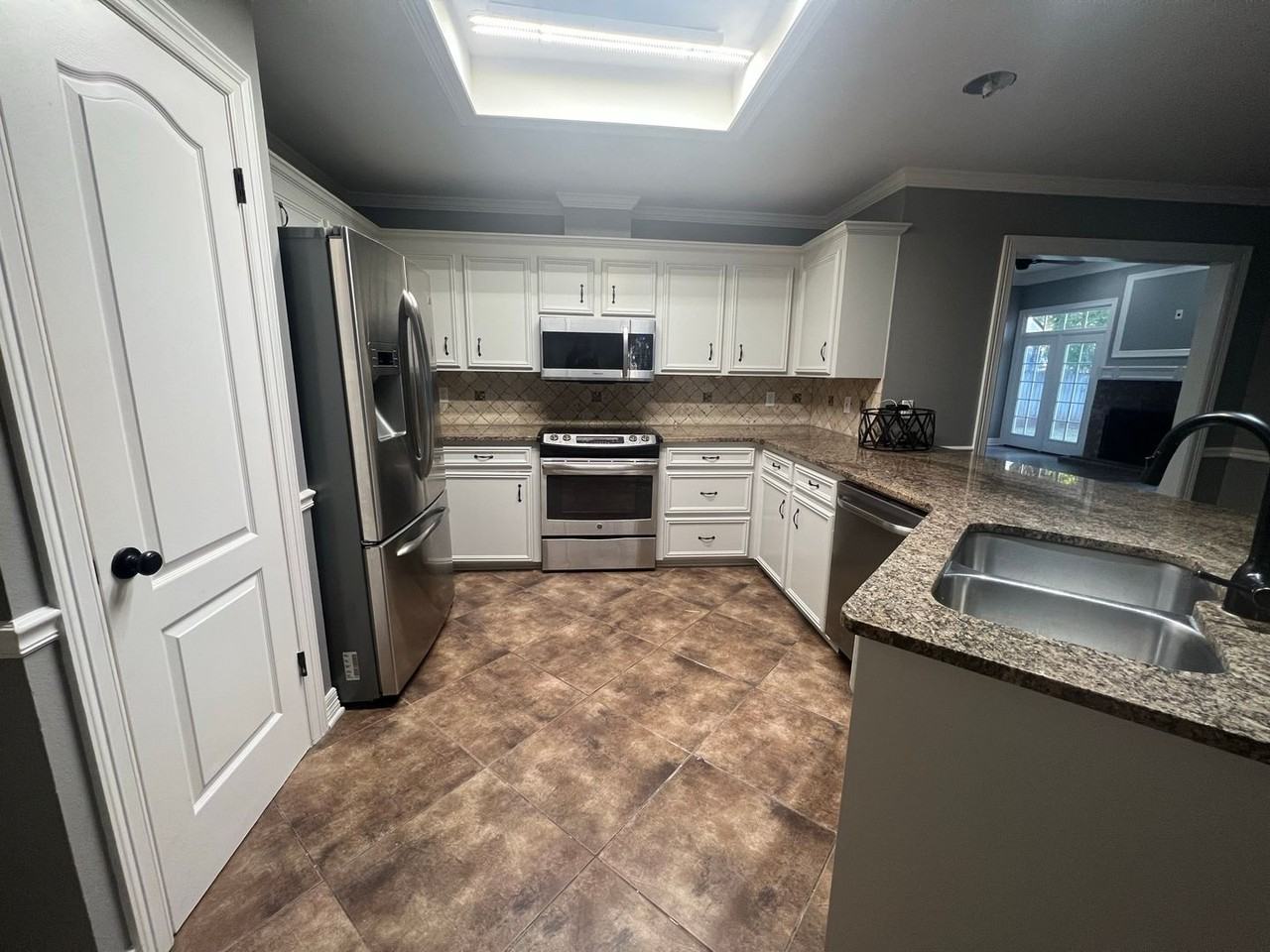 106 Hanging Moss Dr - Photo 3 of 30