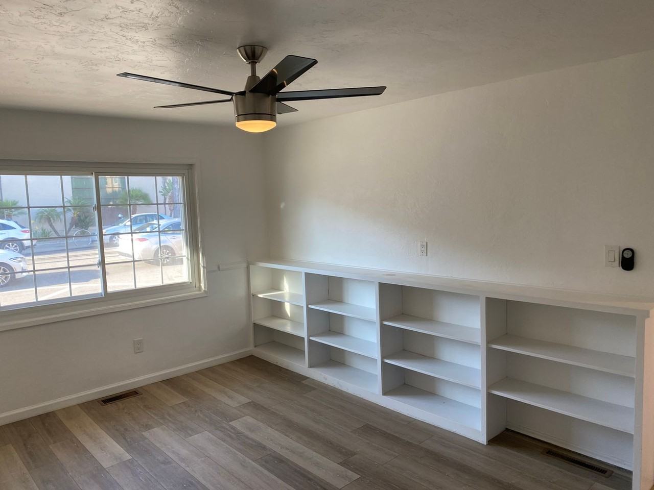 327 Laurel Street - Photo 6 of 13