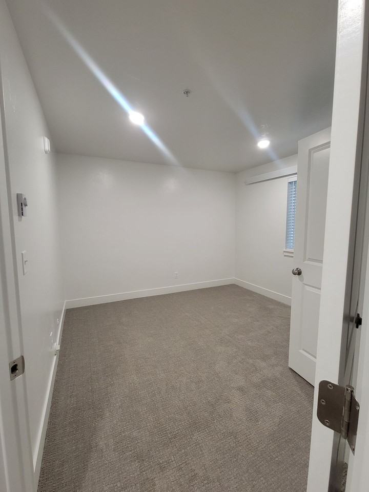 3609 E Gample Ave - Photo 7 of 9