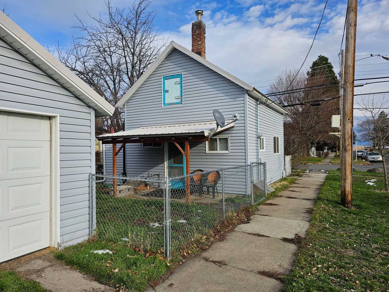 2000 N Greenwood St - Photo 2 of 12