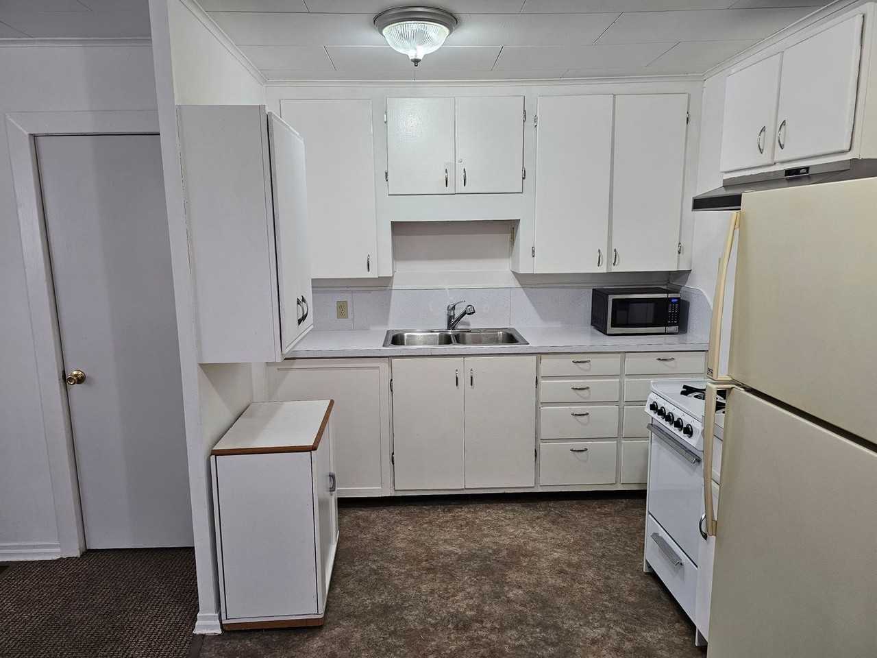 2000 N Greenwood St - Photo 5 of 12