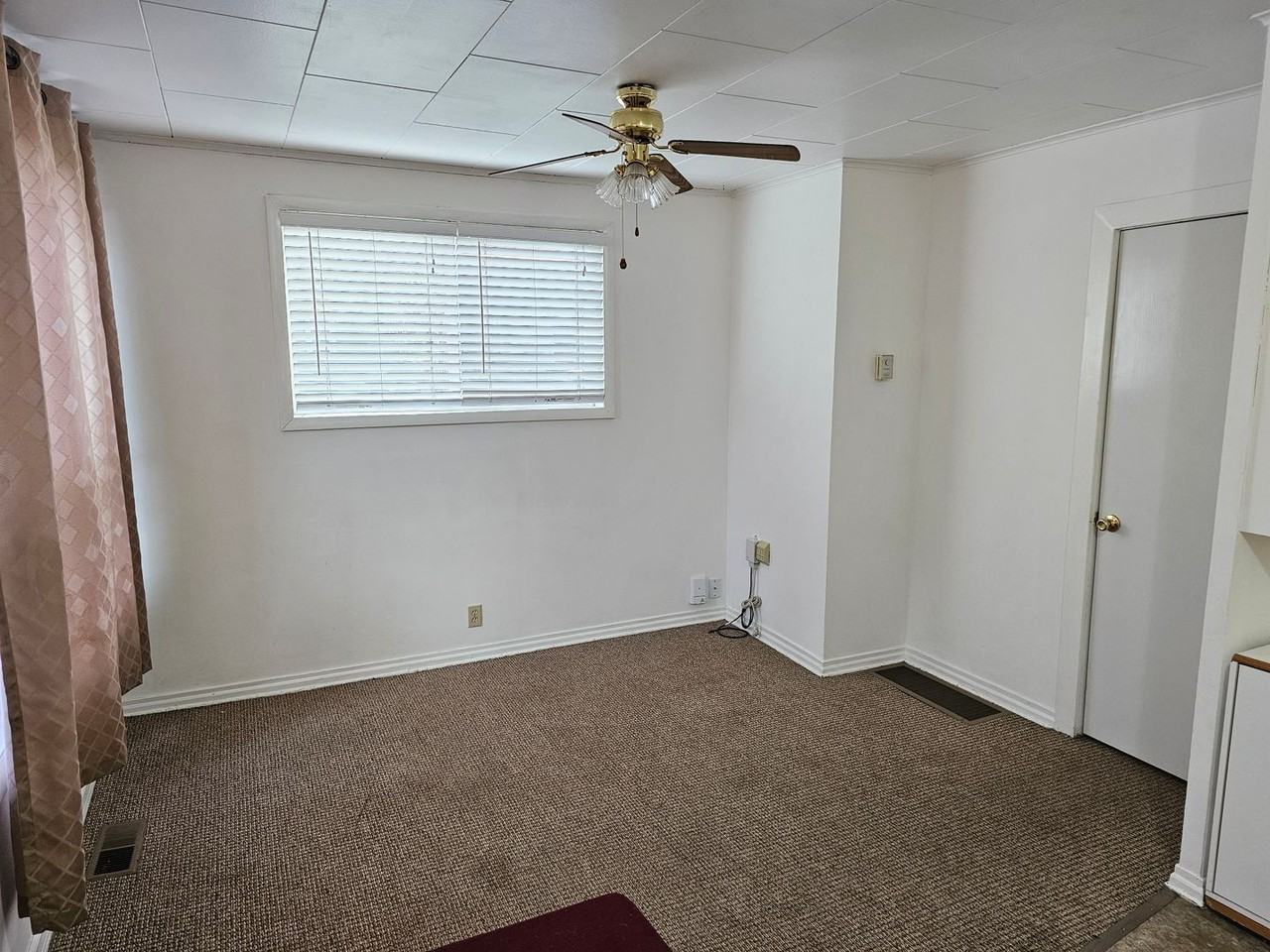 2000 N Greenwood St - Photo 6 of 12