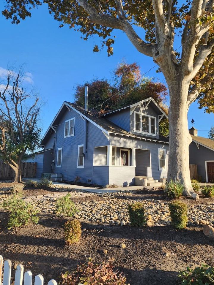 2616 Colorado Ave - Photo 3 of 50